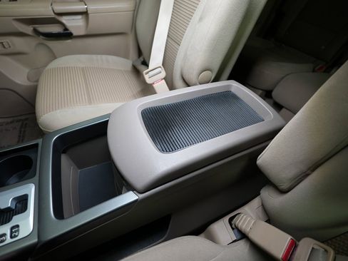 Used 2014 Nissan Armada SV image 53