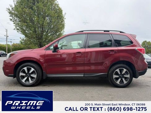 Used 2017 Subaru Forester 2.5i Premium w/ All-Weather Package AWD/4WD image 4