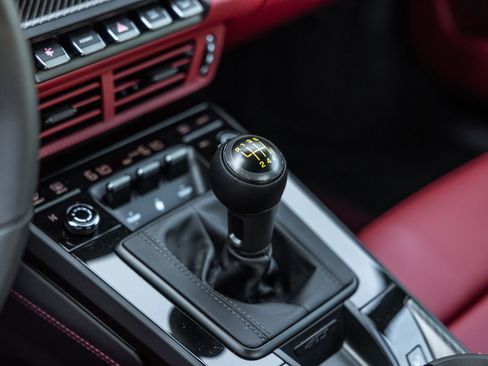 Used 2026 Porsche 911 GT3 RWD image 13