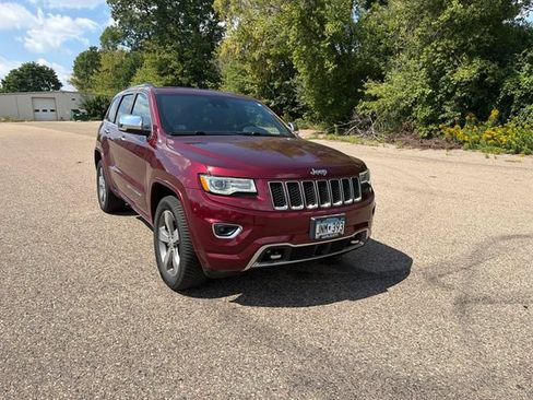 Used 2016 Jeep Grand Cherokee Overland w/ Advanced Technology Group AWD/4WD image 11