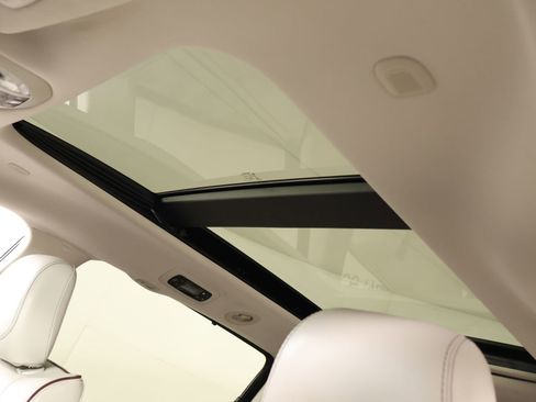 Used 2017 Chrysler Pacifica Limited w/ Tire & Wheel Group image 17