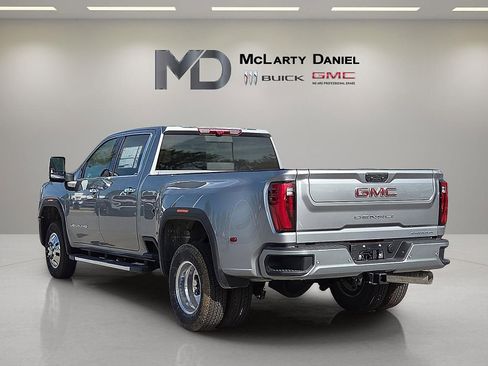 New 2026 GMC Sierra 3500 Denali w/ Denali Reserve Package AWD/4WD image 4