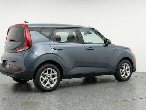 Used 2025 Kia Soul LX w/ LX Technology Package image 9