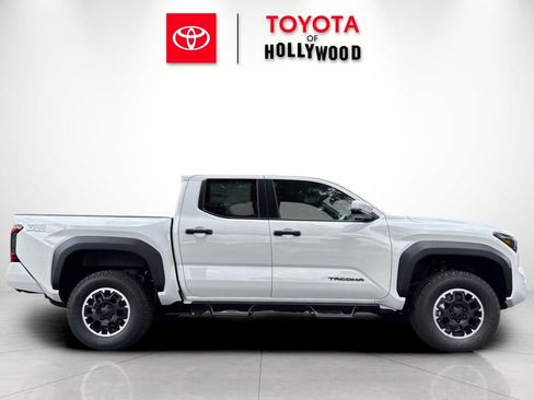 New 2026 Toyota Tacoma TRD Off-Road AWD/4WD image 3