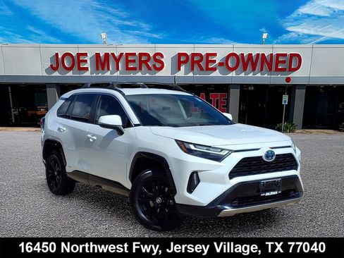 Used 2022 Toyota RAV4 SE AWD/4WD image 1