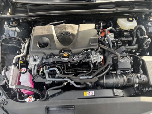 Used 2025 Toyota Camry SE image 30
