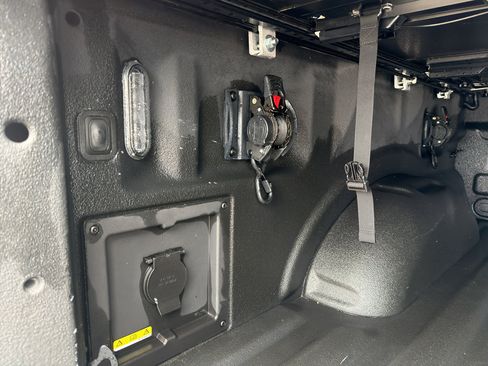 Certified 2021 Ford F150 XLT w/ Equipment Group 302A High image 20