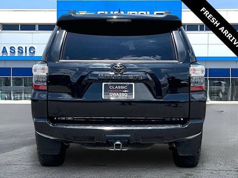 Used 2021 Toyota 4Runner SR5 RWD image 4