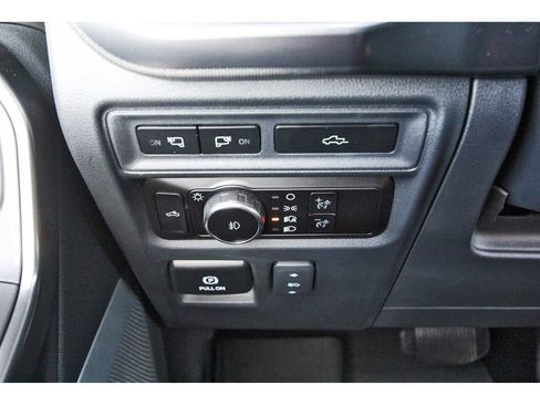Certified 2023 Ford F150 Platinum w/ Equipment Group 701A High AWD/4WD image 19