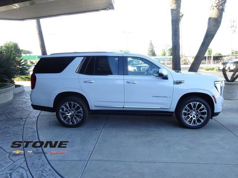 New 2026 GMC Yukon Denali w/ Denali Reserve Package AWD/4WD image 9