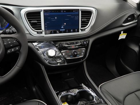 New 2026 Chrysler Pacifica Limited w/ S Appearance Package image 21