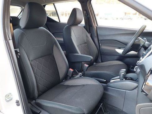 Used 2019 Nissan Kicks SV FWD image 23