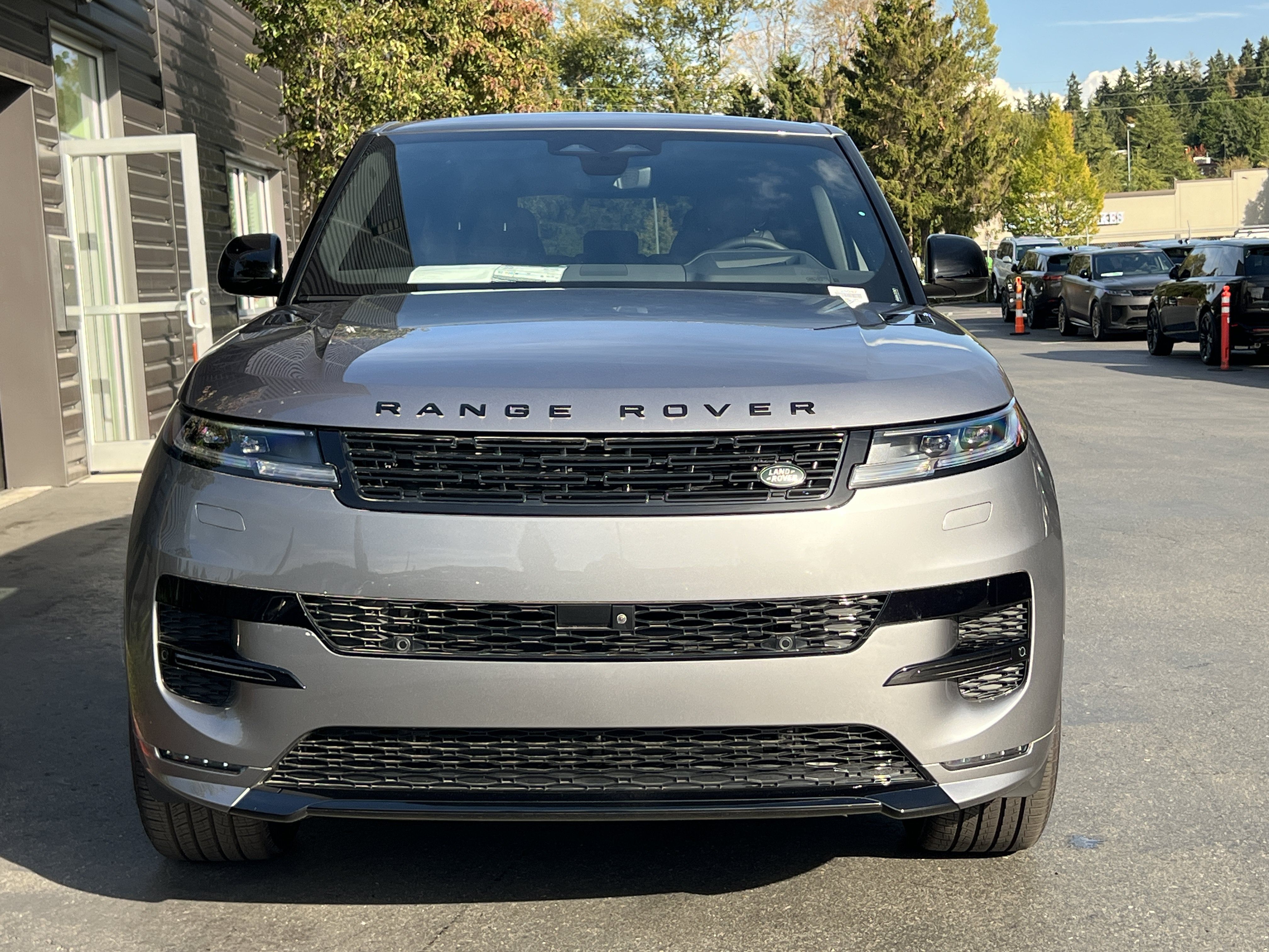 New 2025 Land Rover Range Rover Sport Dynamic SE AWD/4WD image 4