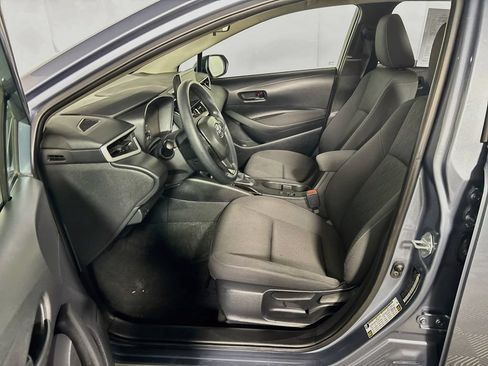 Used 2025 Toyota Corolla LE FWD image 11