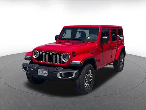 Used 2025 Jeep Wrangler Unlimited Sahara AWD/4WD image 7