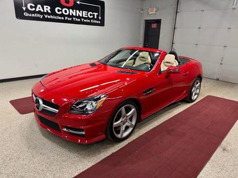 Used 2012 Mercedes-Benz SLK 250 image 3
