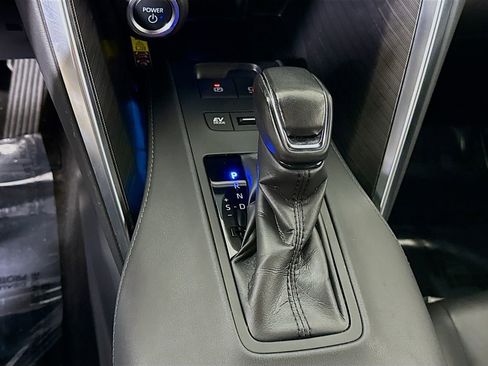 Certified 2023 Toyota Venza Nightshade image 10