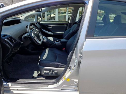 Used 2012 Toyota Prius Five w/ Advanced Technology Pkg image 9