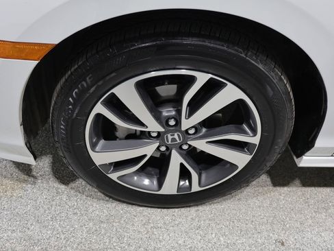 Used 2024 Honda Odyssey Touring image 9