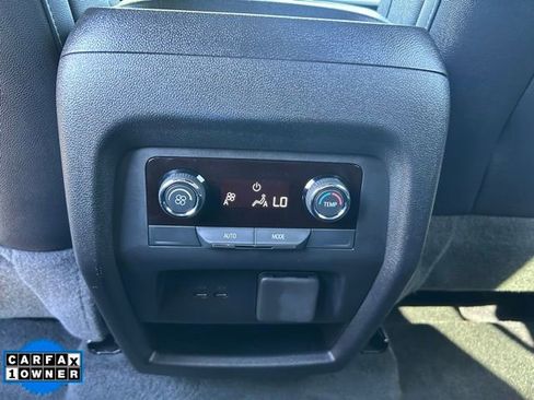 Used 2025 Chevrolet Traverse LT w/ Driver Confidence Package FWD image 15