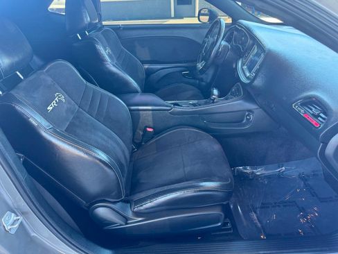 Used 2018 Dodge Challenger SRT Hellcat RWD image 12
