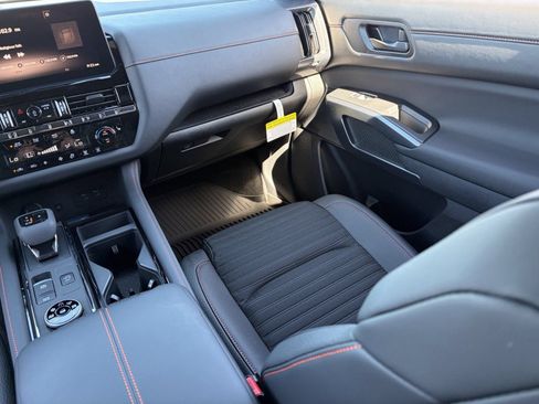 New 2026 Nissan Pathfinder Rock Creek w/ Rock Creek Premium Package AWD/4WD image 17