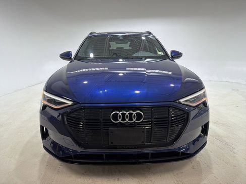 Used 2022 Audi e-tron Premium w/ Convenience Plus Package image 3