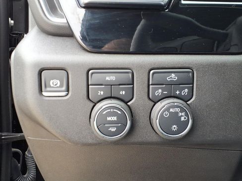 Used 2025 Chevrolet Silverado 1500 LT AWD/4WD image 14