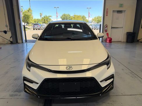 Used 2024 Toyota Corolla SE w/ SE Convenience Package FWD image 2