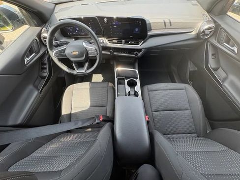 Used 2025 Chevrolet Equinox LT AWD/4WD image 21
