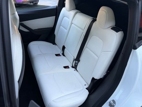 Used 2021 Tesla Model Y Long Range image 57