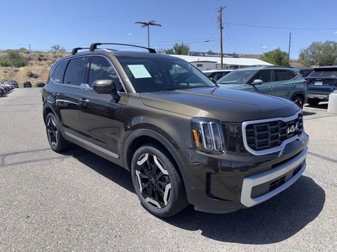Used 2024 Kia Telluride S w/ S Sunroof Package AWD/4WD image 3