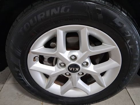 Used 2020 Kia Soul S FWD image 9