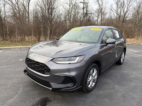 Used 2023 Honda HR-V LX image 2