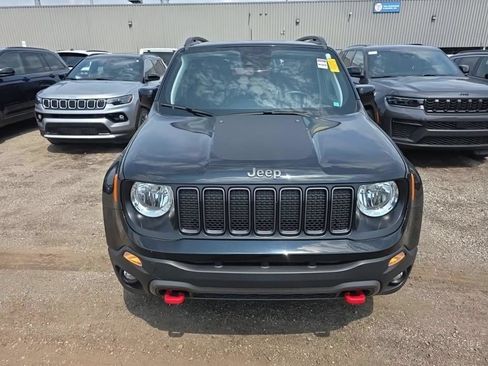 Used 2022 Jeep Renegade Trailhawk AWD/4WD image 2