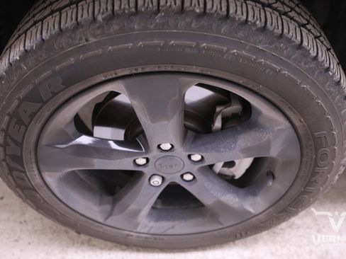 Used 2023 Jeep Grand Cherokee L Limited w/ Luxury Tech Group II image 10