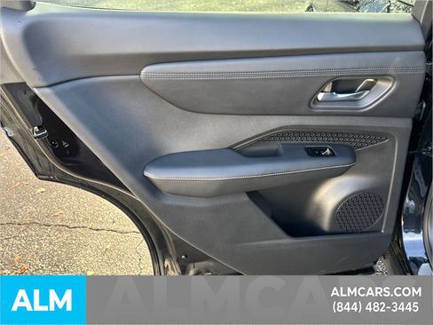 Used 2023 Nissan Ariya AWD image 26