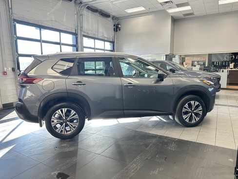 Used 2023 Nissan Rogue SV w/ SV Premium Package image 11