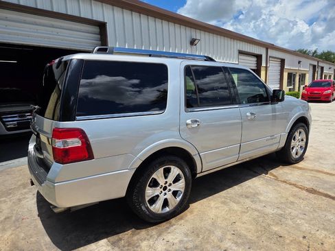 Used 2015 Ford Expedition Platinum RWD image 7