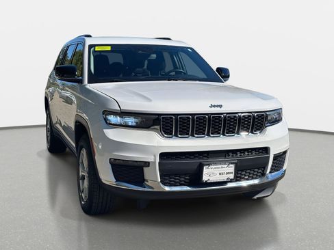 Used 2021 Jeep Grand Cherokee L Limited image 3