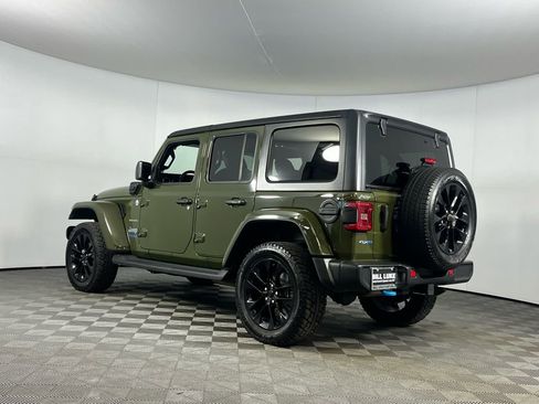 Used 2022 Jeep Wrangler Unlimited Sahara w/ Cold Weather Group image 7