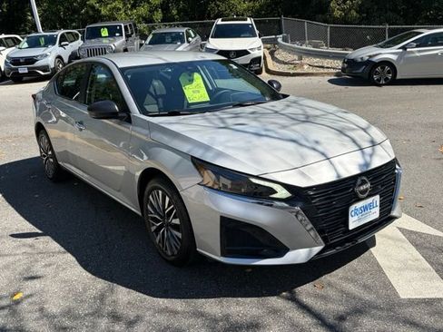 Used 2024 Nissan Altima 2.5 SV AWD/4WD image 2
