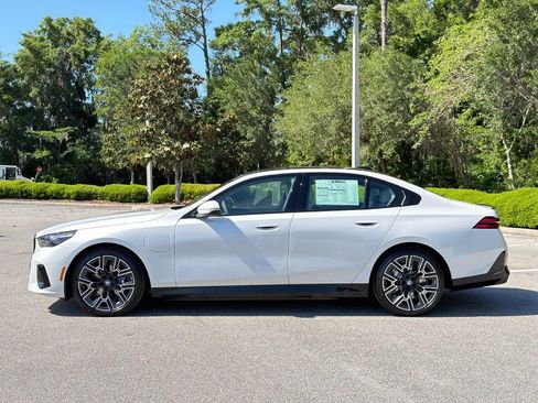New 2027 BMW 550e xDrive AWD/4WD image 2