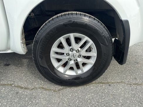 Used 2018 Nissan Frontier SV image 27