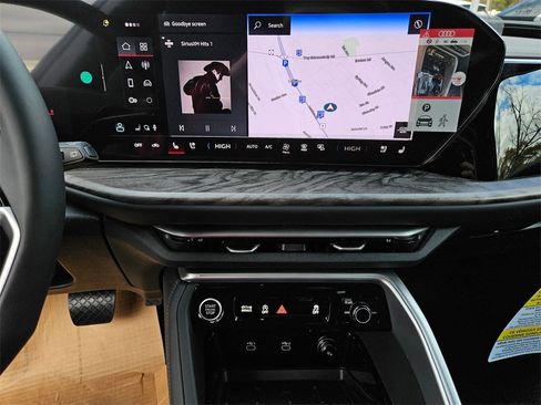 Used 2025 Audi Q5 Premium Plus image 14