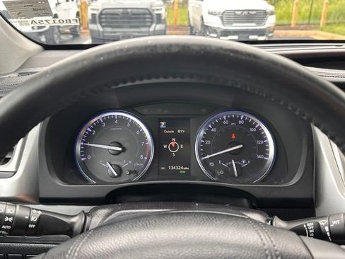 Used 2018 Toyota Highlander XLE AWD/4WD image 23