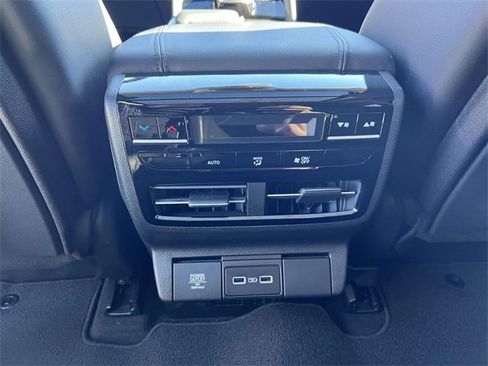Used 2023 Acura MDX SH-AWD image 18