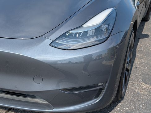 Used 2022 Tesla Model Y Performance AWD/4WD image 16