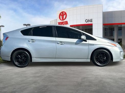 Used 2013 Toyota Prius Two FWD image 3