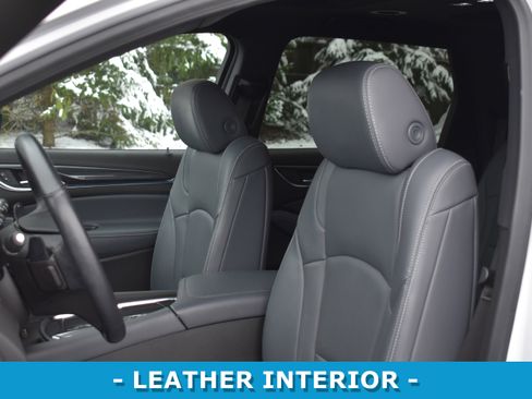 Used 2024 Buick Enclave Essence w/ Experience Buick Package image 8